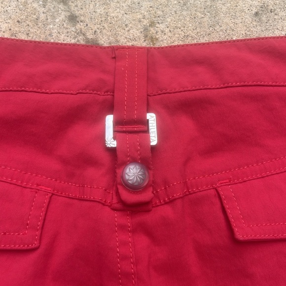 Athleta Women's Red Dipper Bermuda Hiking Climbing Shorts Size 8 - Picture 8 of 10
